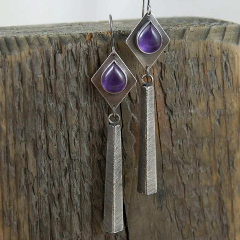 Vintage Extra Long Metal Hand Inlaid Water Drop Purple Stone Earrings Hanging Metal Women Personality Boho Jewelry Earrings
Vintage Extra Long Metal Hand Inlaid Water Drop Purple Stone Earrings Hanging Metal Women Personality Boho Jewelry Earrings