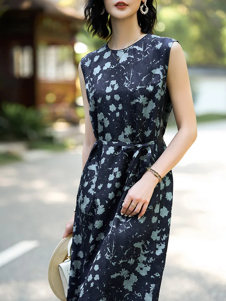 Silk Floral Print Sleeveless Waist Cinching Dress 2026 Summer Mulberry Silk French Temperament Slimming Floral Long Dress
Silk Floral Print Sleeveless Waist Cinching Dress 2026 Summer Mulberry Silk French Temperament Slimming Floral Long Dress