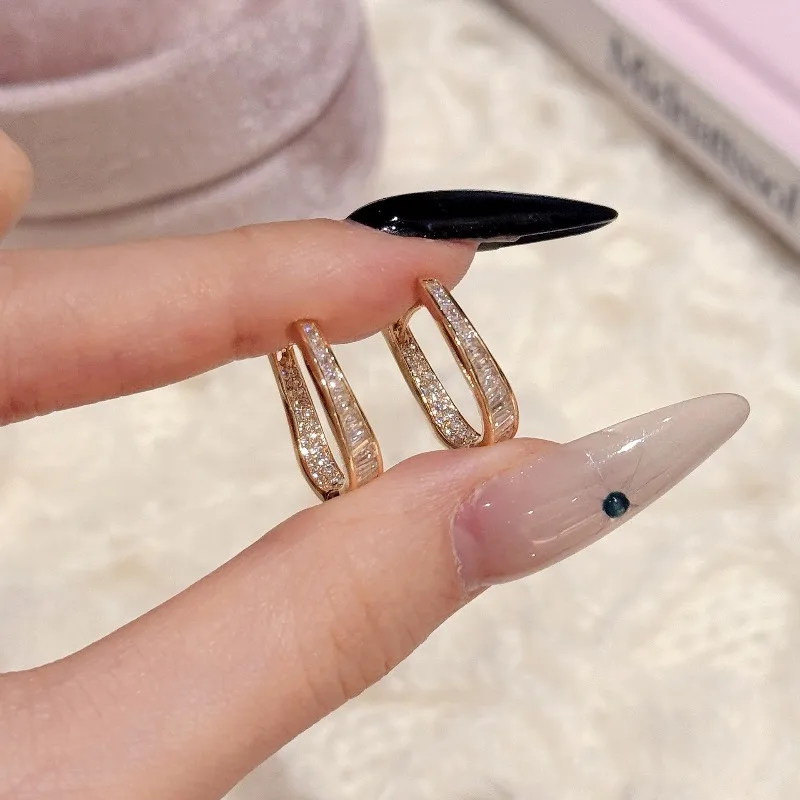 Geometric Earrings Light Luxury High Sense Versatile Daily Commuting Earrings Design Sense Small Exquisite Temperament Earrings
Geometric Earrings Light Luxury High Sense Versatile Daily Commuting Earrings Design Sense Small Exquisite Temperament Earrings