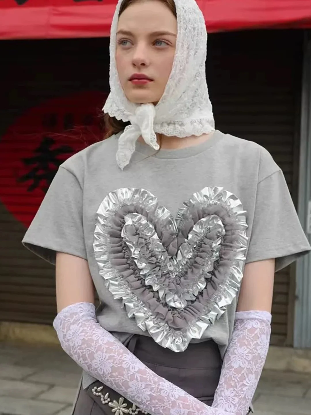 Japanese Style 3D Heart Lace Short Sleeve T-Shirt Women's Loose Fit round Neck Sweat Absorbent Printed Top with Pleats
Japanese Style 3D Heart Lace Short Sleeve T-Shirt Women's Loose Fit round Neck Sweat Absorbent Printed Top with Pleats