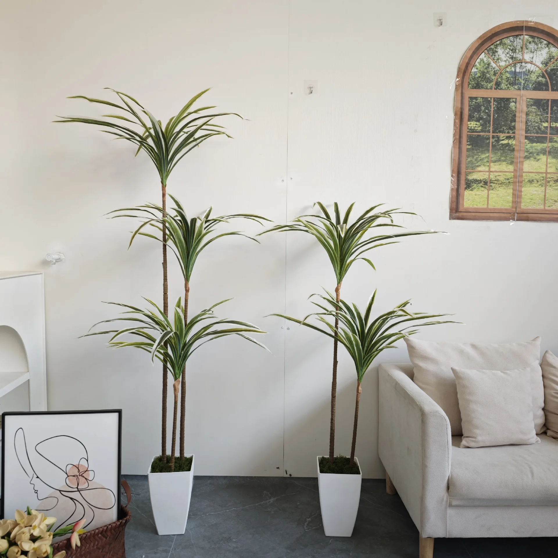 1.30m/1.60m Artificial Reflexed Dracaena Fake Plant,Luxury Faux Floor Tree for Living Room Bedroom,Indoor Decor Potted Ornament
1.30m/1.60m Artificial Reflexed Dracaena Fake Plant,Luxury Faux Floor Tree for Living Room Bedroom,Indoor Decor Potted Ornament