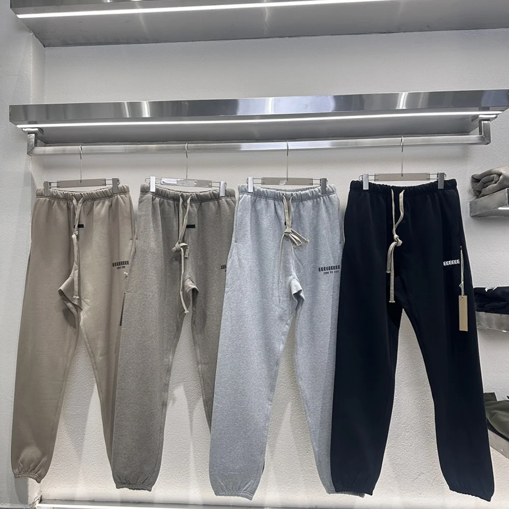 24fw The Holiday Collection Pants Best Quality Small Letter Logo Print Sweatpants Men's Fashion Streetwear Pants Trousers
24fw The Holiday Collection Pants Best Quality Small Letter Logo Print Sweatpants Men's Fashion Streetwear Pants Trousers