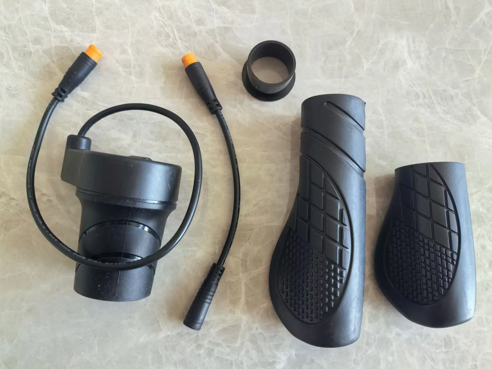 Twist Throttle Parts for Ouxi V8 V20 Electric Bicycle Acceleration Handle Replace Accessories
Twist Throttle Parts for Ouxi V8 V20 Electric Bicycle Acceleration Handle Replace Accessories