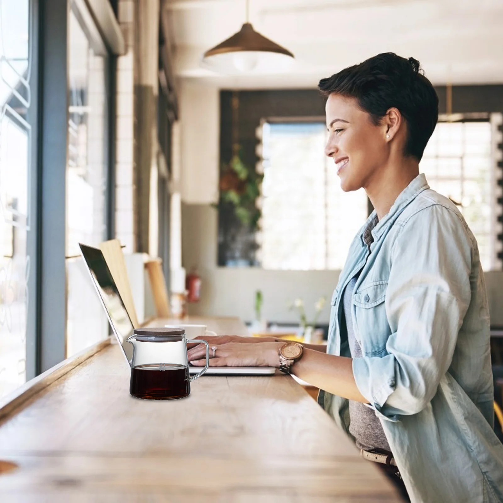 1Pcs Glass Kettle Transparent Coffee Pot Teapot with Wood Lid for Hot Cold Drinks Home Supplies Multi Purpose Milk Juice
1Pcs Glass Kettle Transparent Coffee Pot Teapot with Wood Lid for Hot Cold Drinks Home Supplies Multi Purpose Milk Juice