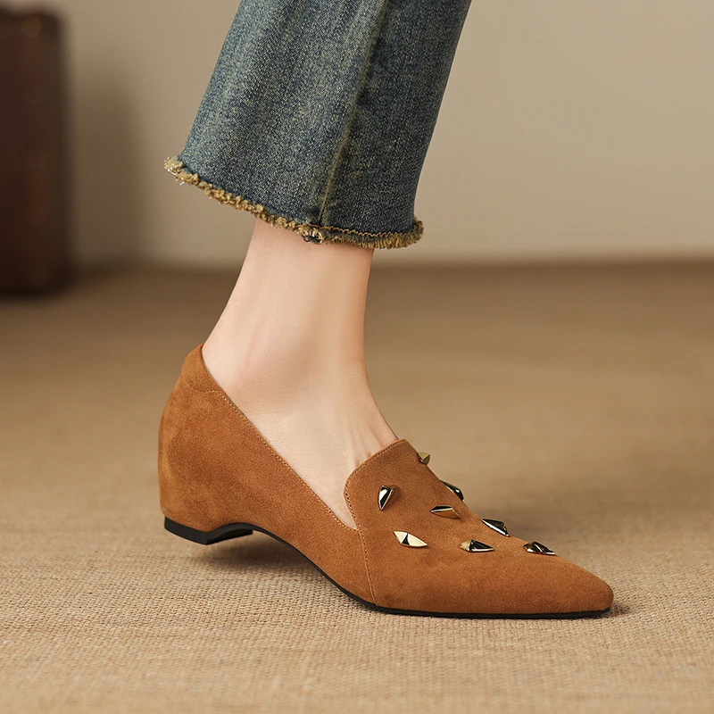 Genuine Leather 2026 Spring Pointed Toe Platform Loafers Studded Slip On Deep Cut Fashion Versatile Retro Casual Shoes for Women
Genuine Leather 2026 Spring Pointed Toe Platform Loafers Studded Slip On Deep Cut Fashion Versatile Retro Casual Shoes for Women