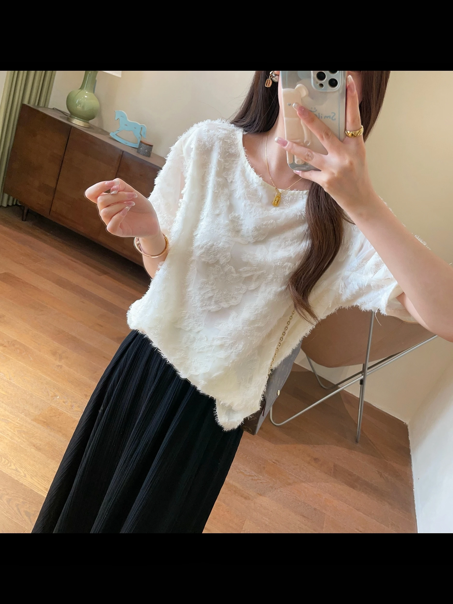 Футболка WTHEONE Premium Quali Heavyweight с коротким рукавом, свободного кроя, с цветочным вырезом, с бахромой, летняя, омолаживающая, с эффектом омоложения, размер S
Футболка WTHEONE Premium Quali Heavyweight с коротким рукавом, свободного кроя, с цветочным вырезом, с бахромой, летняя, омолаживающая, с эффектом омоложения, размер S