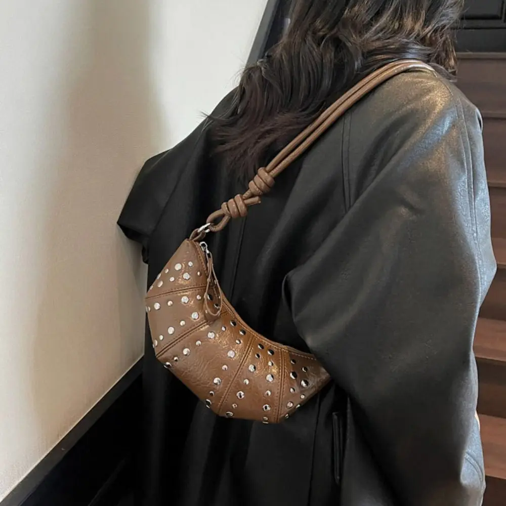 Crossbody Bag Croissant Shoulder Bag Small Pack Brown Rivets PU Dumplings Bag Korean Style Solid Color Punk Style Handbags
Crossbody Bag Croissant Shoulder Bag Small Pack Brown Rivets PU Dumplings Bag Korean Style Solid Color Punk Style Handbags