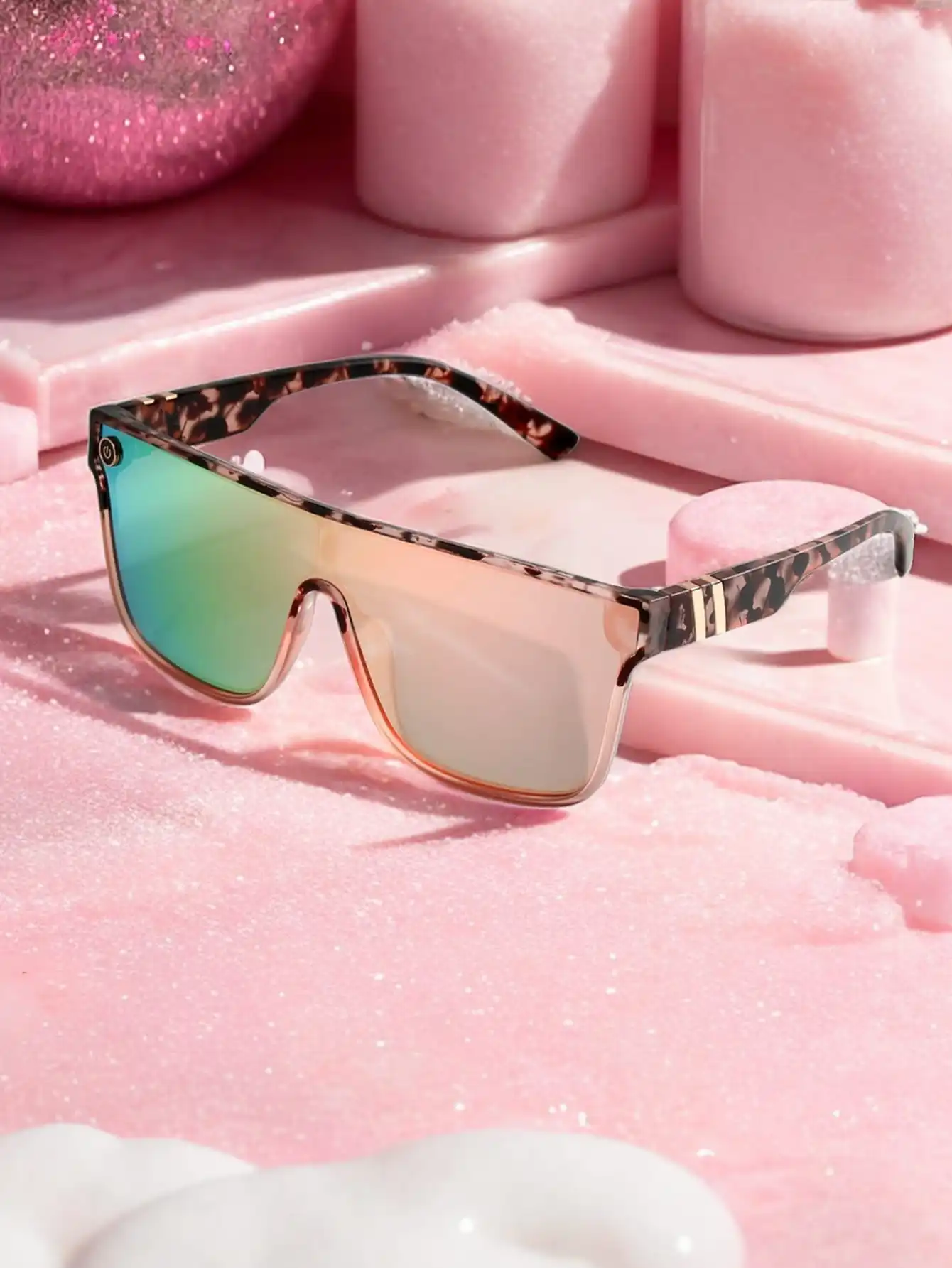 Tortoiseshell Shield Sunglasses with Gradient Mirror Lens, UV400 Protection, Fashionable Outdoor Wear
Tortoiseshell Shield Sunglasses with Gradient Mirror Lens, UV400 Protection, Fashionable Outdoor Wear