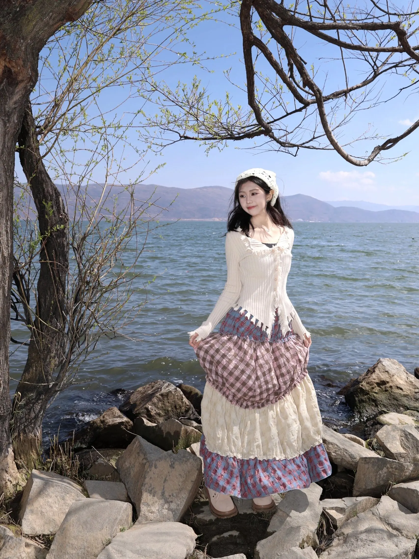 Plaid Patchwork A-Line Skirt High Waist Slimming Umbrella Skirt Retro Style Women's Fashion Spring New Arrival
Plaid Patchwork A-Line Skirt High Waist Slimming Umbrella Skirt Retro Style Women's Fashion Spring New Arrival