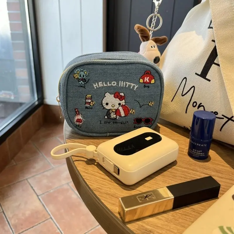 New Sanrio Hello Kitty Cartoon Cute Cowboy Embroidery Bag for Girls Large Capacity Makeup Bag Portable Travel Storage Bag Gift
New Sanrio Hello Kitty Cartoon Cute Cowboy Embroidery Bag for Girls Large Capacity Makeup Bag Portable Travel Storage Bag Gift