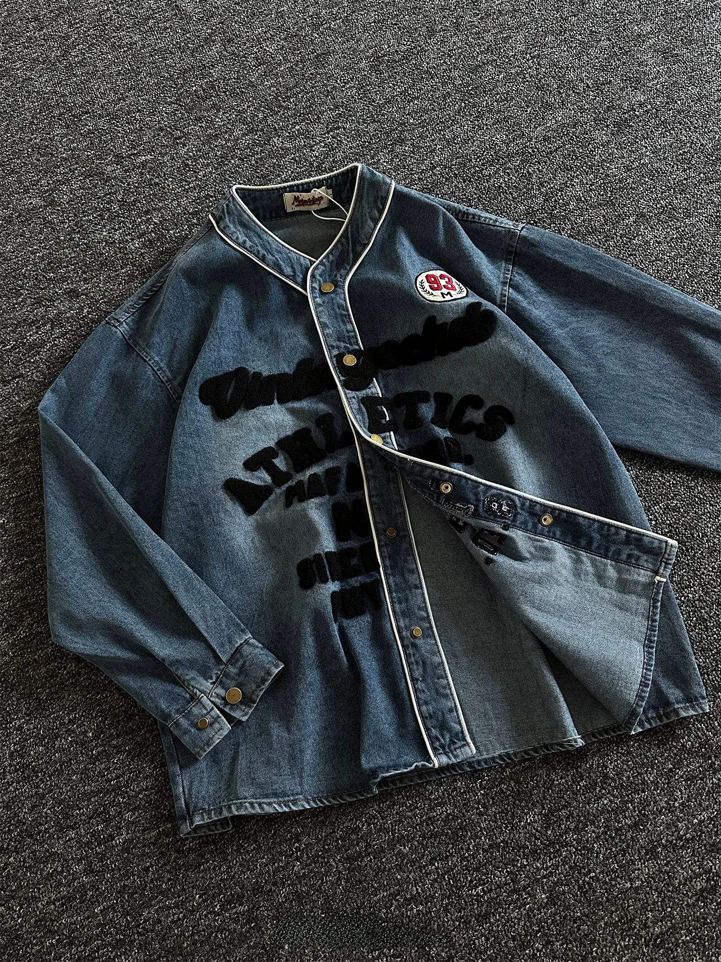 Rise Brand American Retro Sle Embroidered Letter Men's Denim Jaet Baseball Coat Spring Trend Loose Fit Cotton 00%
Rise Brand American Retro Sle Embroidered Letter Men's Denim Jaet Baseball Coat Spring Trend Loose Fit Cotton 00%