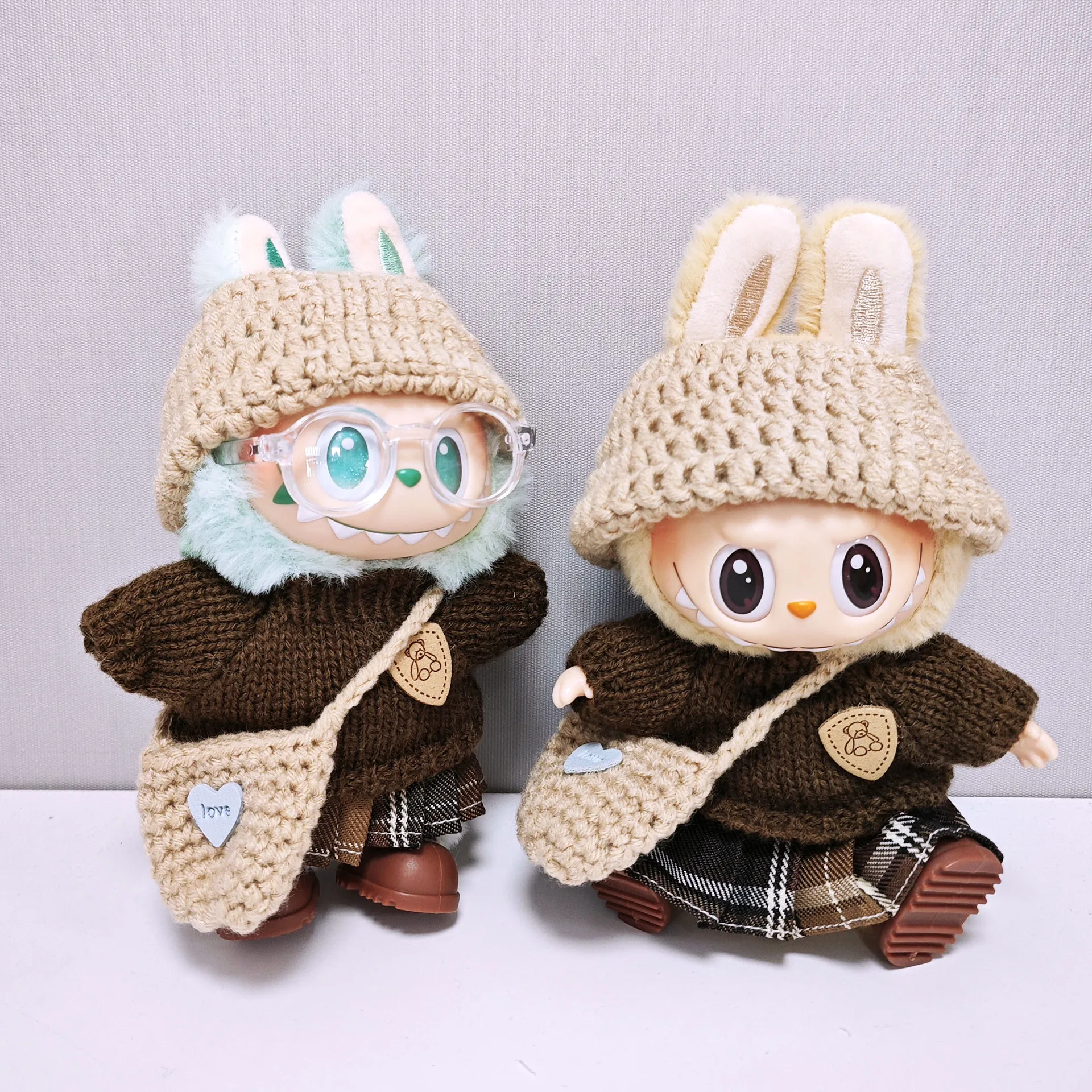 (no doll)For 17cm Labubu Doll's Clothes Sweater, Hat, Bag, Shoes, Glasses Set for 1-3 Gen Labubu 17cm Mini Doll Cute Plush Doll
(no doll)For 17cm Labubu Doll's Clothes Sweater, Hat, Bag, Shoes, Glasses Set for 1-3 Gen Labubu 17cm Mini Doll Cute Plush Doll