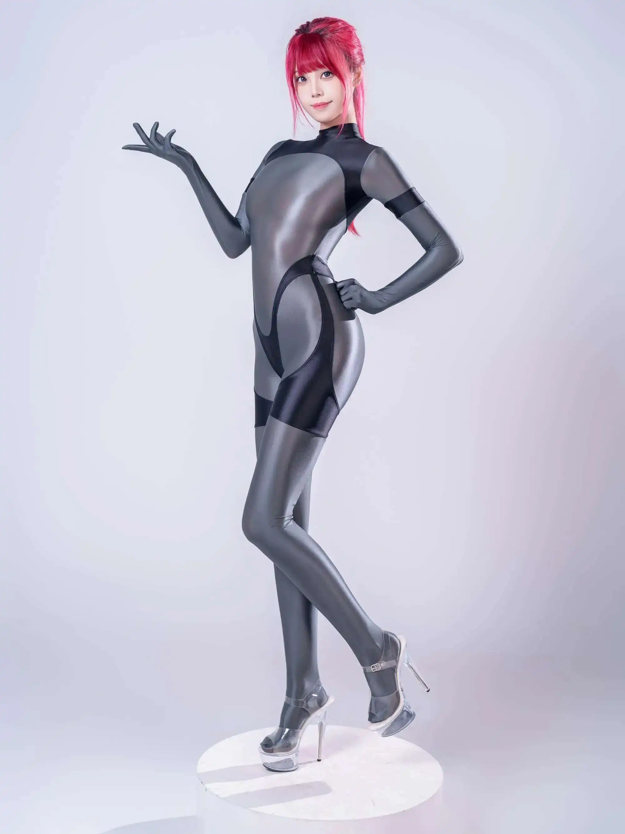 2026 new Long Sleeve Gloves Glossy Jumpsuit Zentai Suit Fitness Bodycon Plus Size Yoga Playsuit
2026 new Long Sleeve Gloves Glossy Jumpsuit Zentai Suit Fitness Bodycon Plus Size Yoga Playsuit