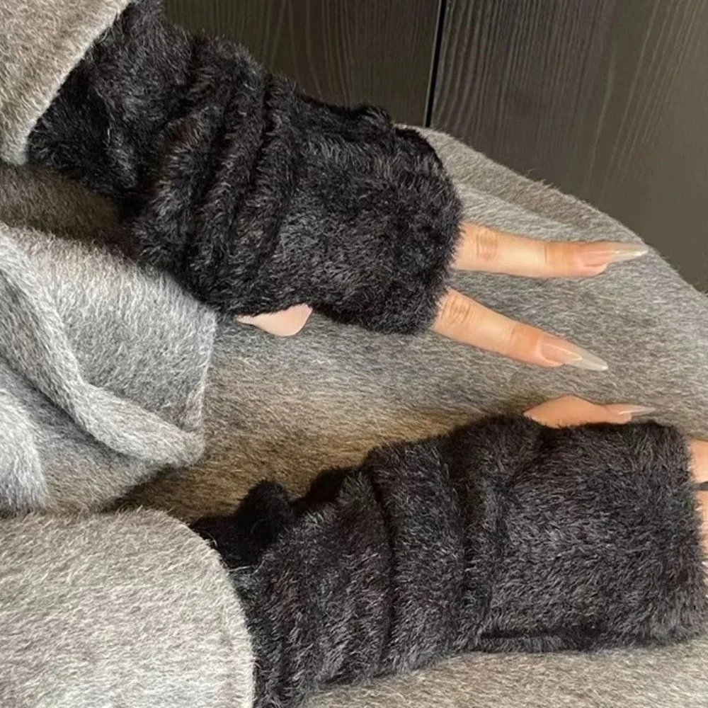 Korean Style Knitted Warm Sleeves Hole Y2k Woolen Gloves Elastic Spicy Girl Warm Arm Covers Clothing Accessories
Korean Style Knitted Warm Sleeves Hole Y2k Woolen Gloves Elastic Spicy Girl Warm Arm Covers Clothing Accessories