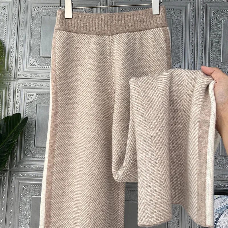 S-4Xl Elegant Knitted Wide Leg Pants Women Oversized High Waist Striped Woolen Trousers Winter Korean Streetwear Baggy Pants New
S-4Xl Elegant Knitted Wide Leg Pants Women Oversized High Waist Striped Woolen Trousers Winter Korean Streetwear Baggy Pants New