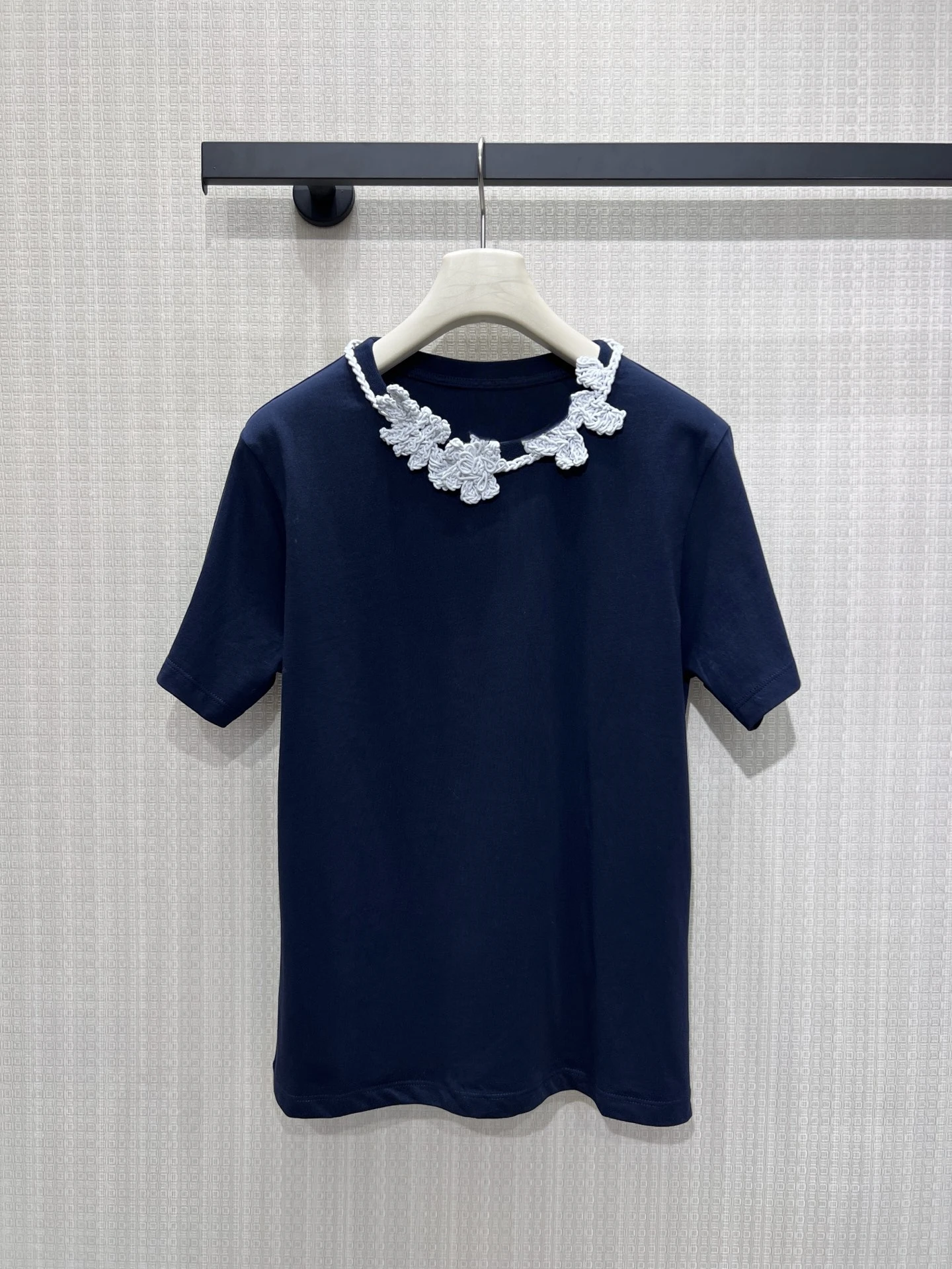 Elegant 3D Hooked Floral round Neck Short Sleeve Pure Cotton Women's T-shirt Slimming Casual Style Summer Fashion
Elegant 3D Hooked Floral round Neck Short Sleeve Pure Cotton Women's T-shirt Slimming Casual Style Summer Fashion
