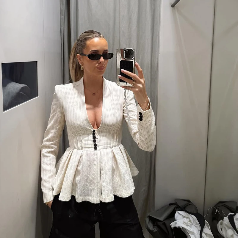 Elegant Striped Peplum Ruffle Top Chic Padded Shoulder Long Sleeve V Neck Ruched Waist Blouse 2026 Lady Spring Office Streetwear
Elegant Striped Peplum Ruffle Top Chic Padded Shoulder Long Sleeve V Neck Ruched Waist Blouse 2026 Lady Spring Office Streetwear