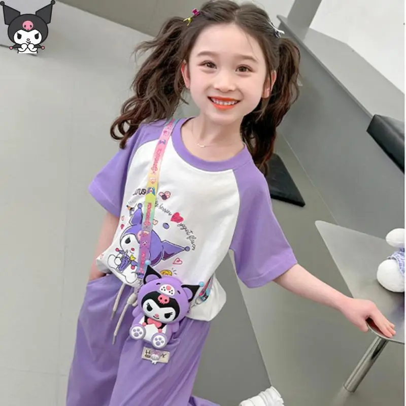 Sanrio Kuromi Kawaii костюм с короткими рукавами и принтом для девочек, летняя новая футболка с героями мультфильмов аниме, модная спортивная повседневная милая футболка
Sanrio Kuromi Kawaii костюм с короткими рукавами и принтом для девочек, летняя новая футболка с героями мультфильмов аниме, модная спортивная повседневная милая футболка