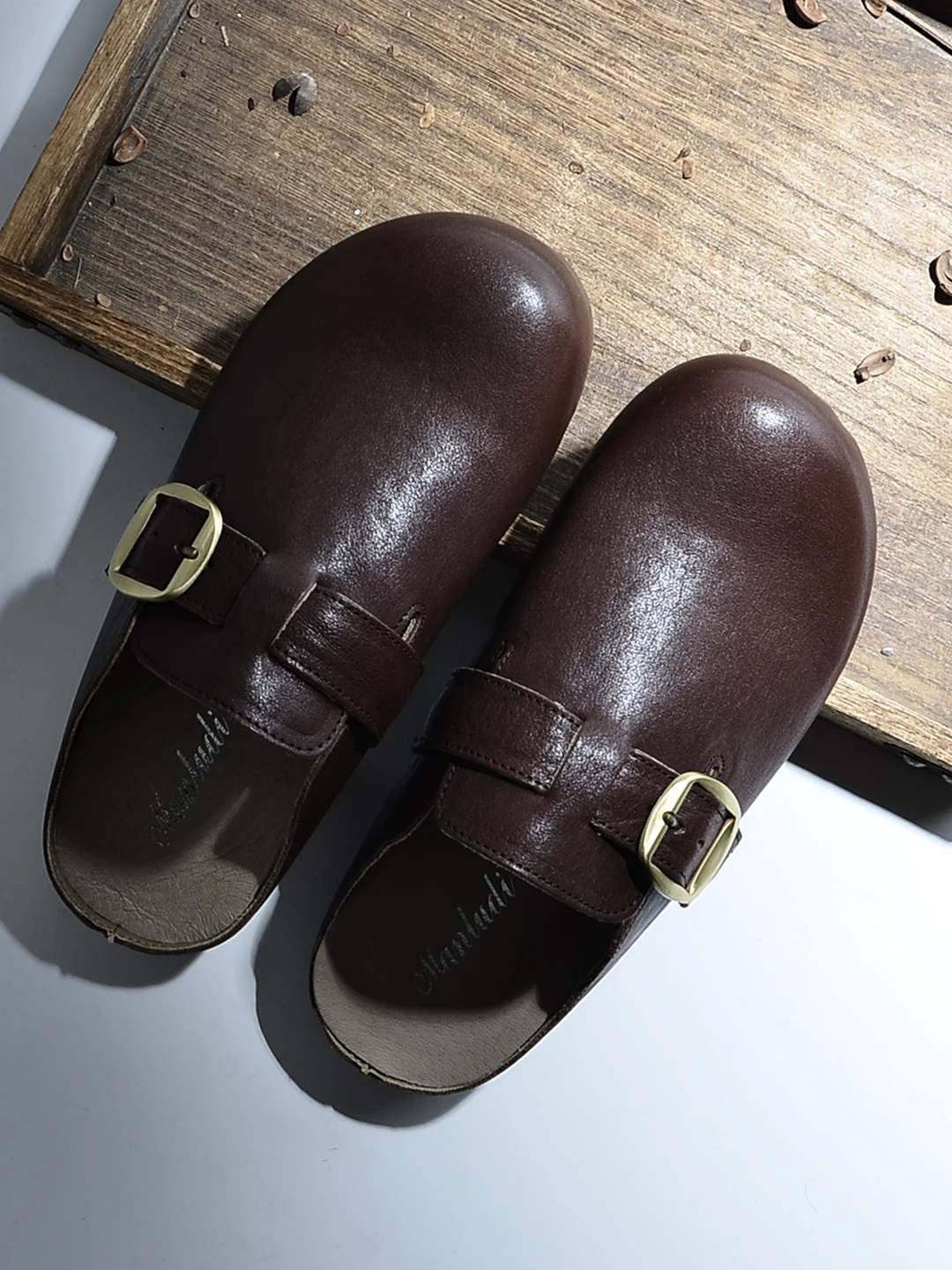 Retro Japanese Style Genuine Leather Women's Slippers Soft Bottom round Toe Buckle Flat Heel Comfortable Versatil...
Retro Japanese Style Genuine Leather Women's Slippers Soft Bottom round Toe Buckle Flat Heel Comfortable Versatil...
