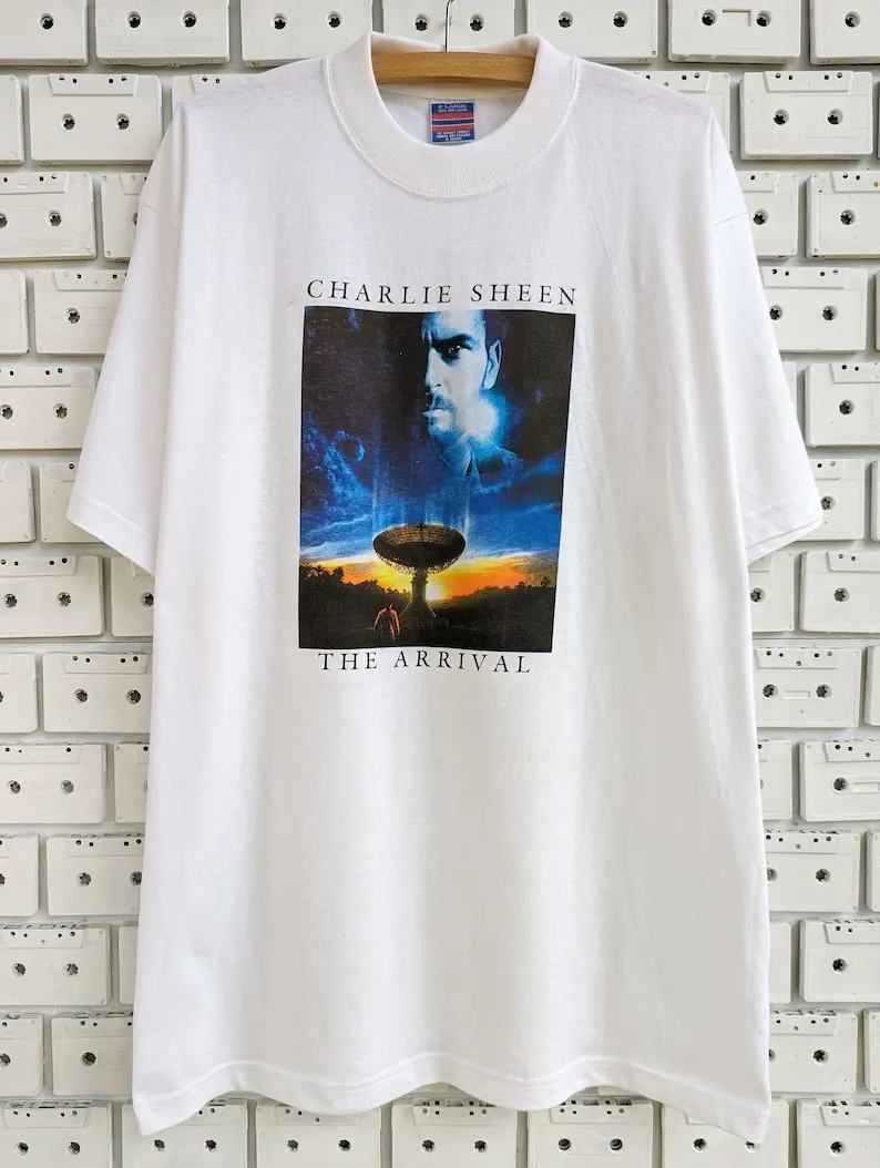 Vintage 90s The Arrival Film Promo T-Shirt Charlie Sheen Science Fiction Thriller Movie Merch Tee Size XL
Vintage 90s The Arrival Film Promo T-Shirt Charlie Sheen Science Fiction Thriller Movie Merch Tee Size XL