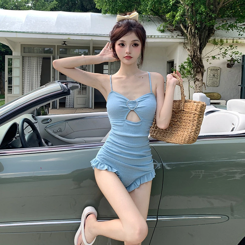 2024 New Korean Cut Out One Piece Swimsuit Heart Ring Swimwear Suit Women Blue Slimming Ruffle Bathing Suits Vacation Beach Wear
2024 New Korean Cut Out One Piece Swimsuit Heart Ring Swimwear Suit Women Blue Slimming Ruffle Bathing Suits Vacation Beach Wear