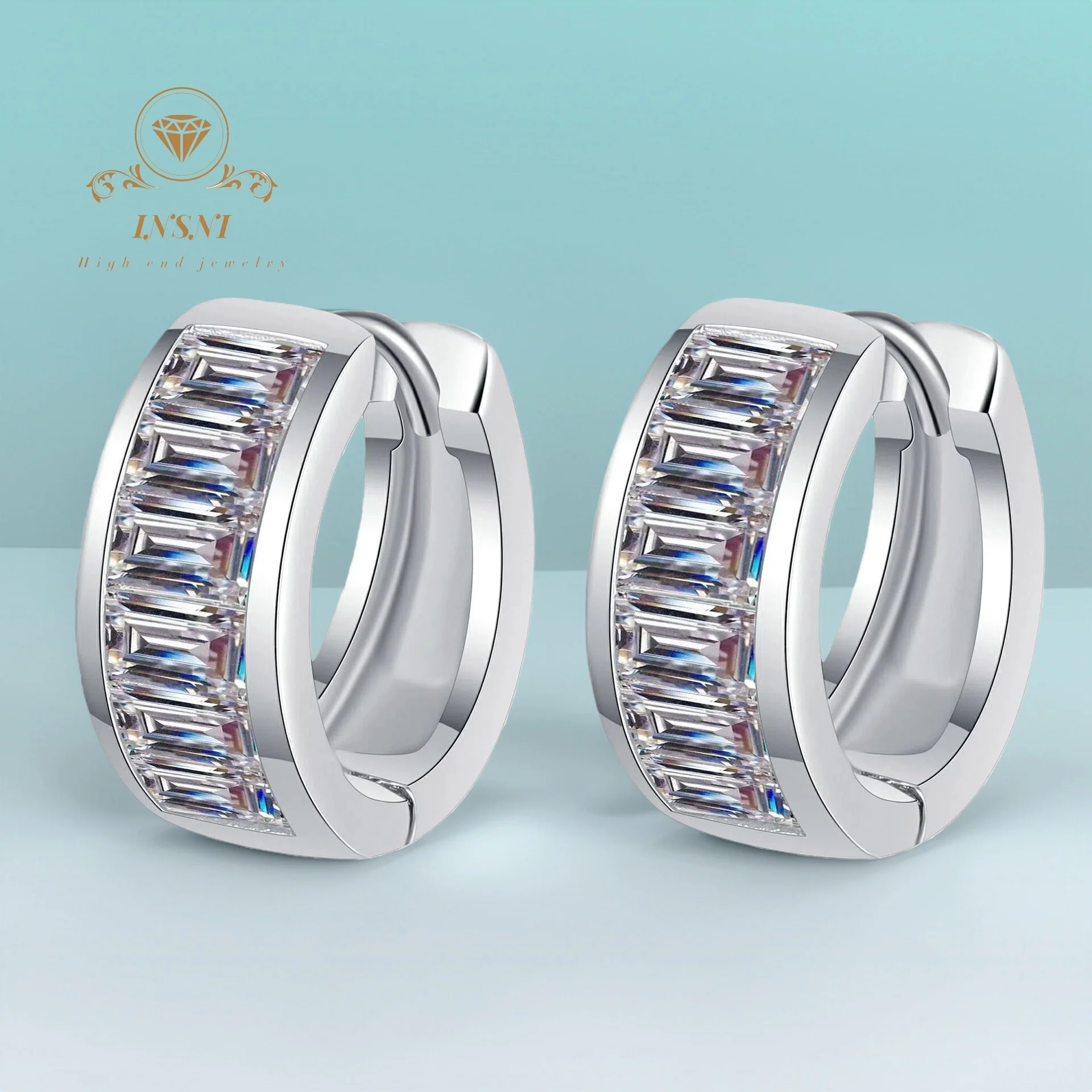 1.8ct S925 Pure Silver Plated PT950 Gold Rectangular Moissanite Ear Clips Minimalist Luxury Personalized Trendy Earrings
1.8ct S925 Pure Silver Plated PT950 Gold Rectangular Moissanite Ear Clips Minimalist Luxury Personalized Trendy Earrings