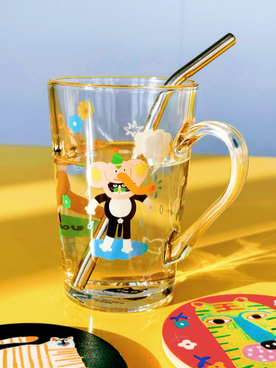 Uody Illustration Glass Cup with Lid And Handle Portable Straw Style Water Cup for Office Use High Aesthetic Value Home Use
Uody Illustration Glass Cup with Lid And Handle Portable Straw Style Water Cup for Office Use High Aesthetic Value Home Use