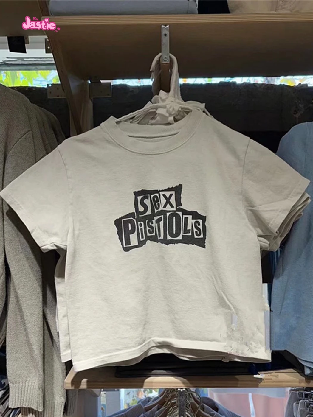 Vintage Letter Graphic Crop Top Women Summer Casual Round Neck Short Sleeve Short T-shirt Female Retro Classic Cotton Tops Chic
Vintage Letter Graphic Crop Top Women Summer Casual Round Neck Short Sleeve Short T-shirt Female Retro Classic Cotton Tops Chic
