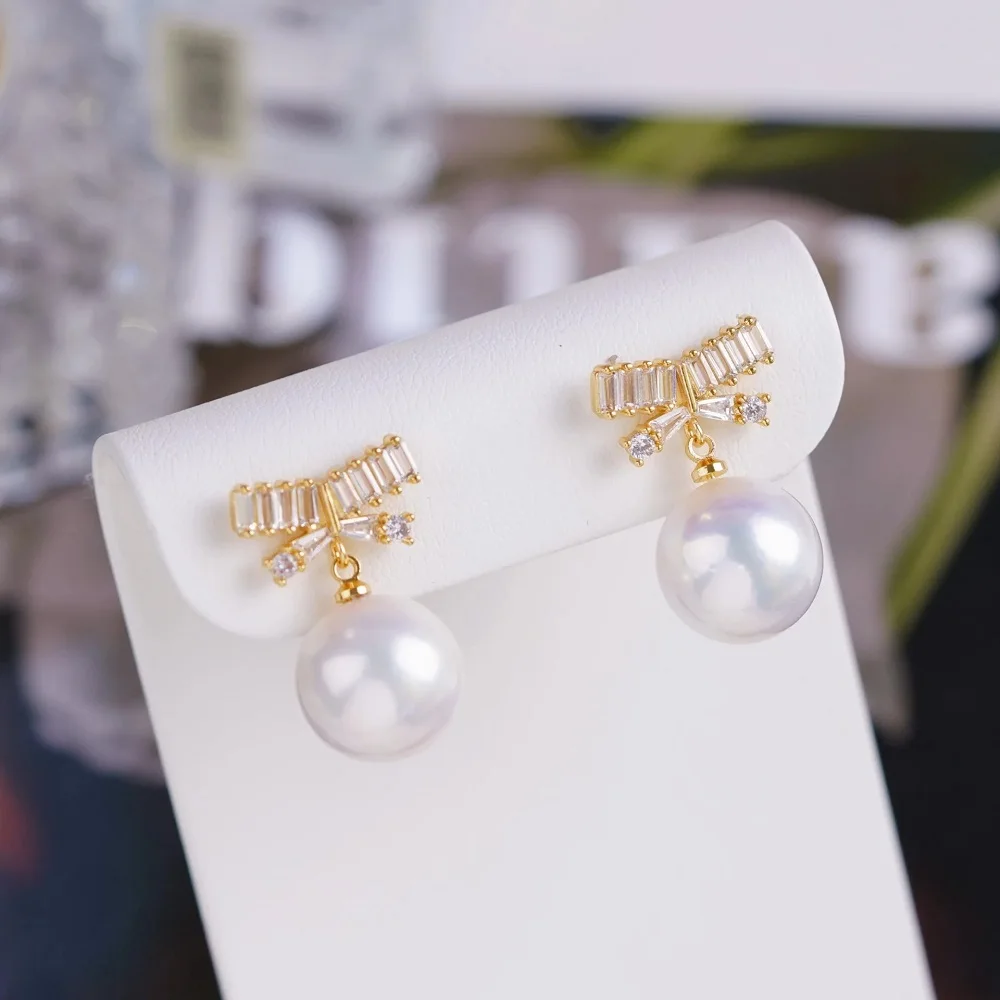 Plated Sparkling Bow Earrings AAA8-9-10-11mm Natural South Sea Pearls 925S
Plated Sparkling Bow Earrings AAA8-9-10-11mm Natural South Sea Pearls 925S