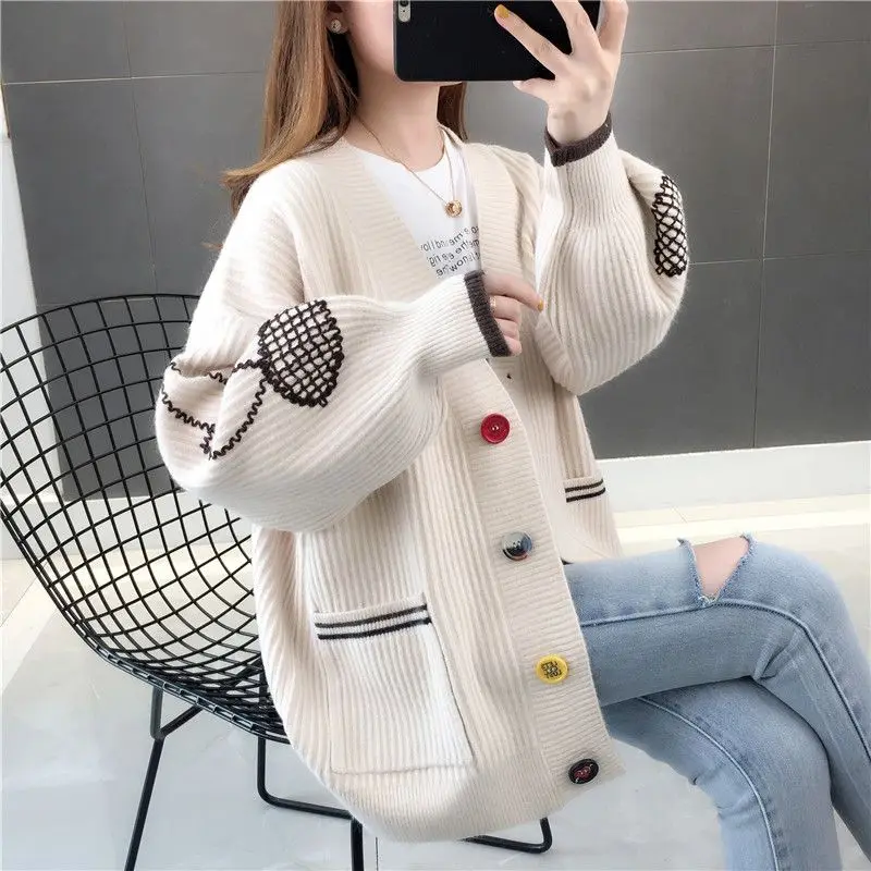 Embroidery V-neck Lantern Sleeve Sweater 2023 Autumn Winter Knitted Women Sweater Fashion Casual Loose Korean Cardigan Sweater
Embroidery V-neck Lantern Sleeve Sweater 2023 Autumn Winter Knitted Women Sweater Fashion Casual Loose Korean Cardigan Sweater