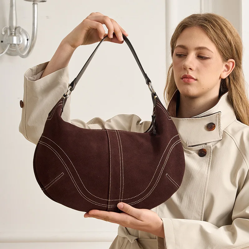 Casual messenger bag women's large-capacity Korean light luxury cowhide women's bag high-end underarm bag
Casual messenger bag women's large-capacity Korean light luxury cowhide women's bag high-end underarm bag