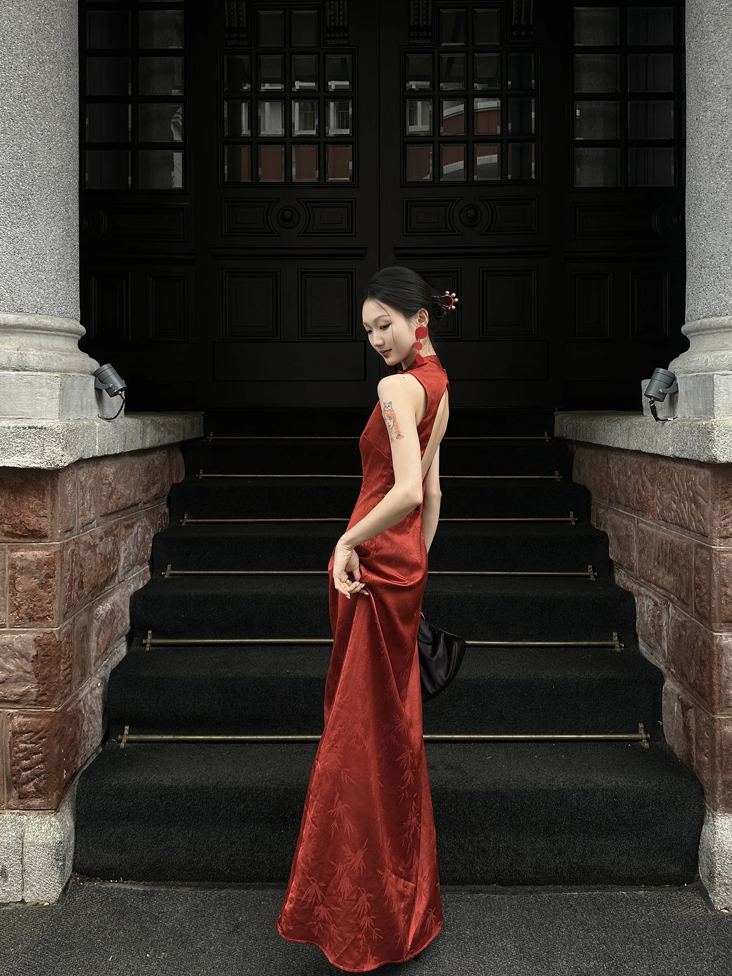SUYE Red Chinese Style Wedding Dress Backless Embroidery Evening Gown for Engagement Party Ladies Slim Fit Style
SUYE Red Chinese Style Wedding Dress Backless Embroidery Evening Gown for Engagement Party Ladies Slim Fit Style