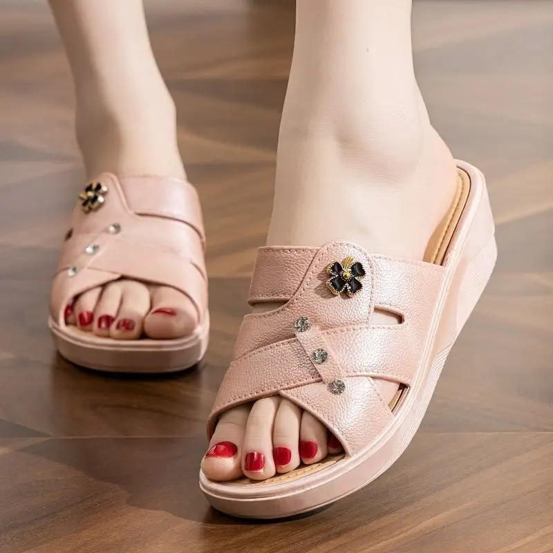Women's Summer Fashion Thick Bottom Sandals Slippers Outdoor Anti-Slip Slip-On Beach Shoes Glitter Inner PVC Material
Women's Summer Fashion Thick Bottom Sandals Slippers Outdoor Anti-Slip Slip-On Beach Shoes Glitter Inner PVC Material