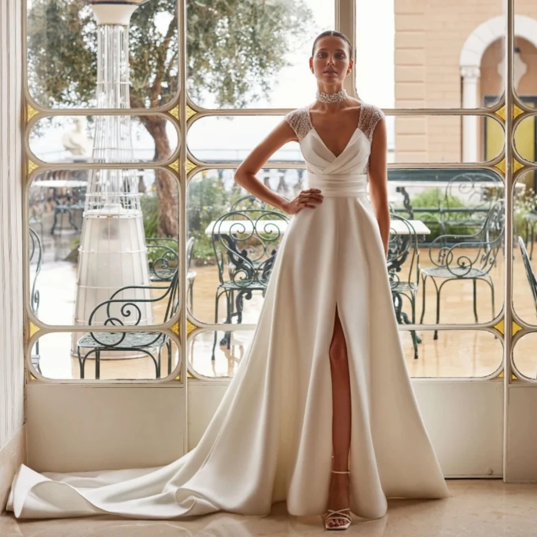 A Line Slit Wedding Dresses Bride V Neck Vestido de Novia Elegant Satin Party Pageant Gowns Sweep Train Robes Customized
A Line Slit Wedding Dresses Bride V Neck Vestido de Novia Elegant Satin Party Pageant Gowns Sweep Train Robes Customized