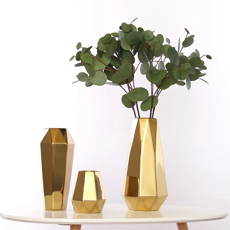 Simple Nordic Style Electroplated Gold Geometric Abstract Ceramic Vase Designer Sample Room Decoration Wholesale
Simple Nordic Style Electroplated Gold Geometric Abstract Ceramic Vase Designer Sample Room Decoration Wholesale