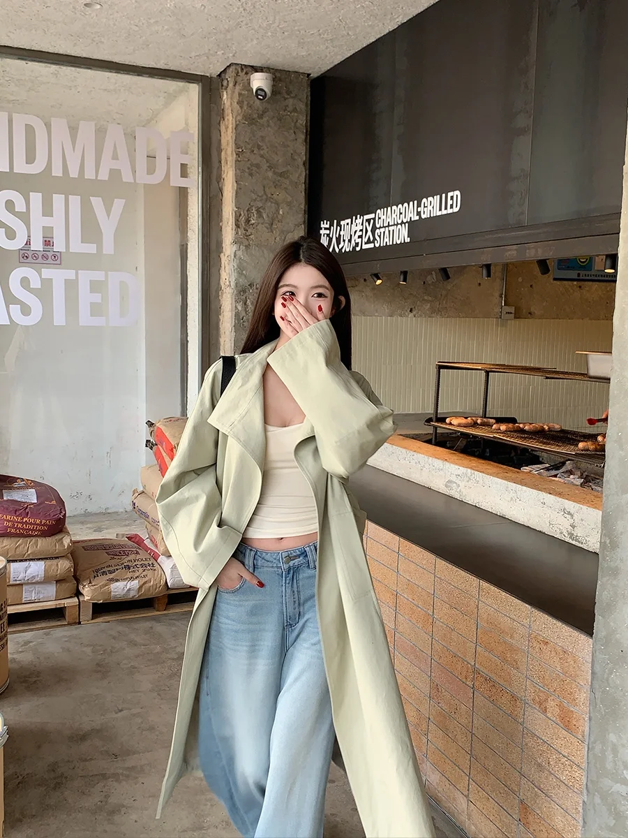 Achi Cotton Blend Long Coat Women's Loose Fit Windbreaker with Shoulder Insertion And Stand Collar High Density Twill Jacket
Achi Cotton Blend Long Coat Women's Loose Fit Windbreaker with Shoulder Insertion And Stand Collar High Density Twill Jacket
