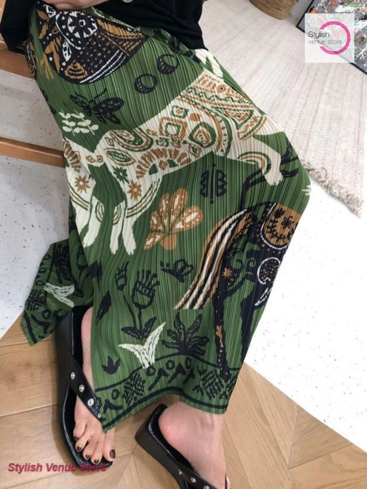 Korean style green cartoon skirt female summer design sense high waist split temperament contrast printing straight casual skirt
Korean style green cartoon skirt female summer design sense high waist split temperament contrast printing straight casual skirt