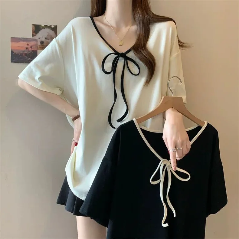 Plus-size Women's Summer New Sweet Style Loose All-match Slimming V-neck Spliced Tie-on Head Short-sleeve T-shirt
Plus-size Women's Summer New Sweet Style Loose All-match Slimming V-neck Spliced Tie-on Head Short-sleeve T-shirt