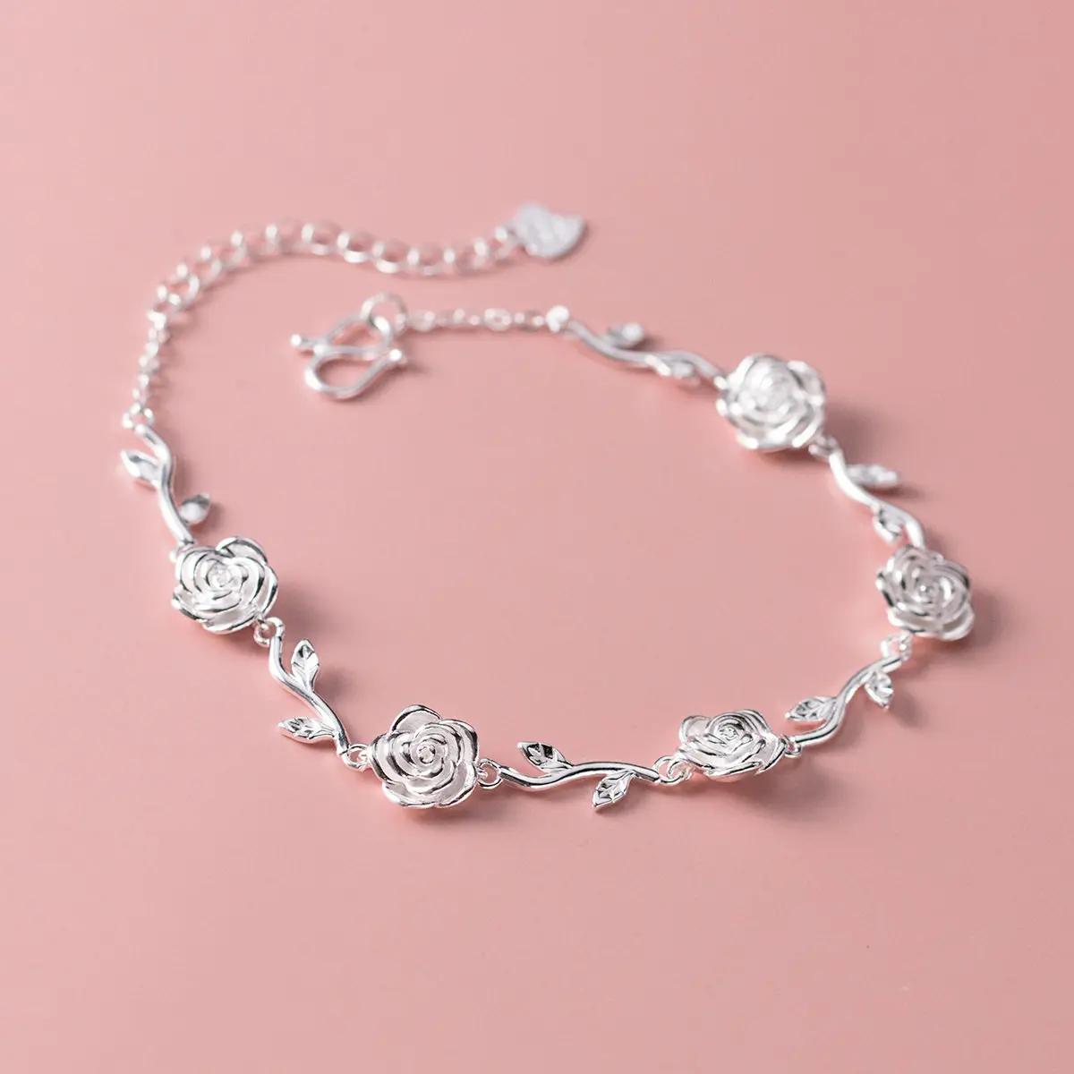 999 Pure Silver Rose Pattern Bracelet for Women Fashion Elegant Floral Chain Bracelet Hypoallergenic Adjustable Jewelry Gift
999 Pure Silver Rose Pattern Bracelet for Women Fashion Elegant Floral Chain Bracelet Hypoallergenic Adjustable Jewelry Gift