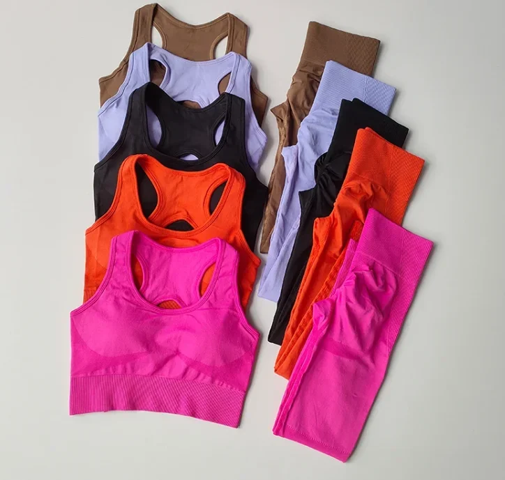 Костюм для йоги Красивый костюм с бюстгальтером на спине
Костюм для йоги Красивый костюм с бюстгальтером на спине