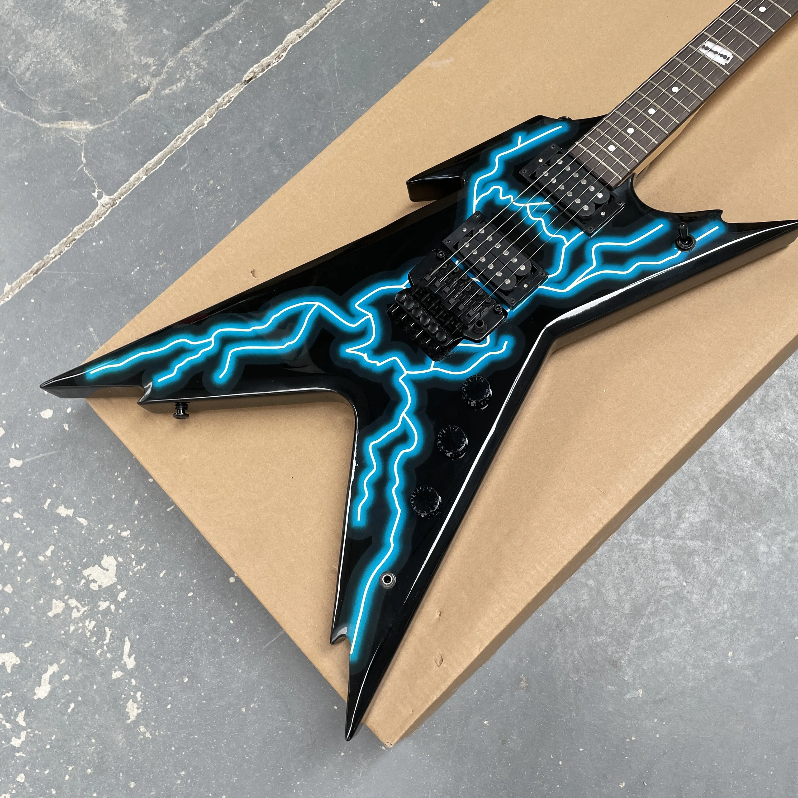 6-string electric guitar, lightning-coated double-locking tremolo speed-picking guitars,durable and tough rock electric guitarr
6-string electric guitar, lightning-coated double-locking tremolo speed-picking guitars,durable and tough rock electric guitarr