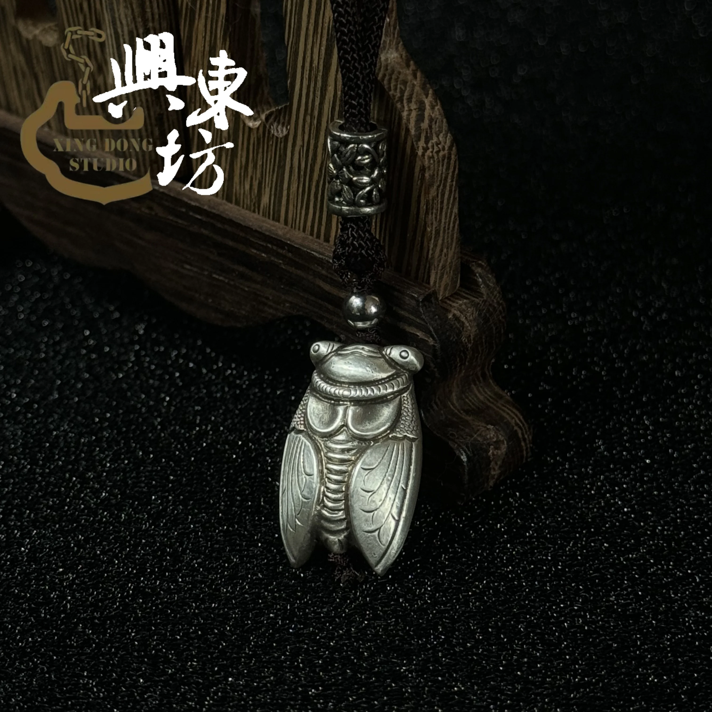 Retro Pendant Hanging Decoration 999 Pure Silver Gift Wealth Attracting Simple Yet Elegant Thick to Thin Development Ornament
Retro Pendant Hanging Decoration 999 Pure Silver Gift Wealth Attracting Simple Yet Elegant Thick to Thin Development Ornament
