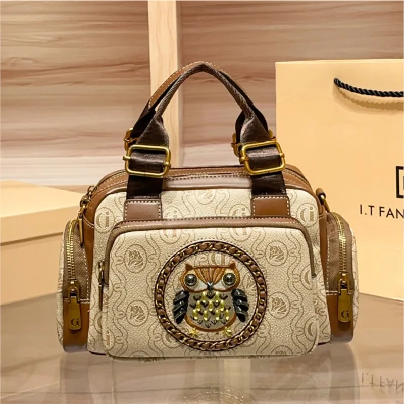 Бостонская сумка-подушка, женская сумка-подушка, новинка 2025, легкая, роскошная брендовая, модная, ручная сумка через плечо со старой цветком и совой, изысканная
Бостонская сумка-подушка, женская сумка-подушка, новинка 2025, легкая, роскошная брендовая, модная, ручная сумка через плечо со старой цветком и совой, изысканная