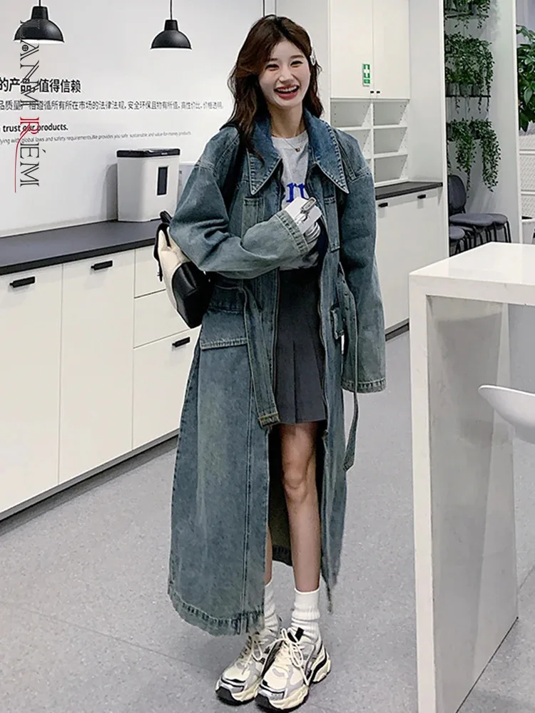 LANMREM Streetwear Denim Long Trench Coat Women Lapel Patchwork Belt Gathered Waist Windbreaker Blue Vintage 2024 New 2AA5075
LANMREM Streetwear Denim Long Trench Coat Women Lapel Patchwork Belt Gathered Waist Windbreaker Blue Vintage 2024 New 2AA5075