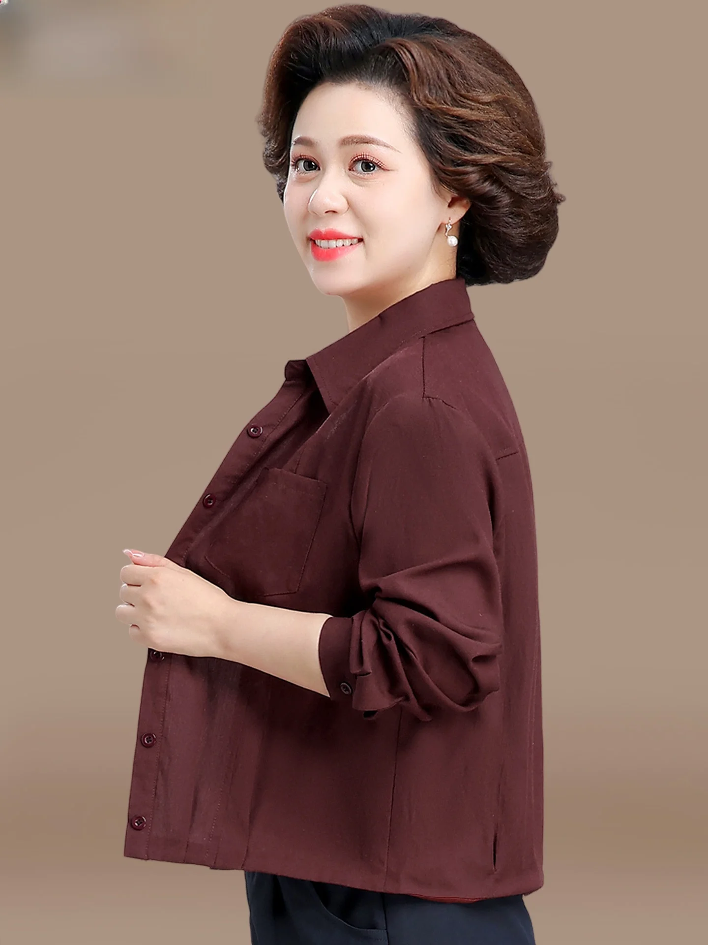 Тонкая демисезонная куртка Slim Mom для женщин среднего возраста, весенне-осенний топ из полиэфирного волокна, короткое пальто
Тонкая демисезонная куртка Slim Mom для женщин среднего возраста, весенне-осенний топ из полиэфирного волокна, короткое пальто