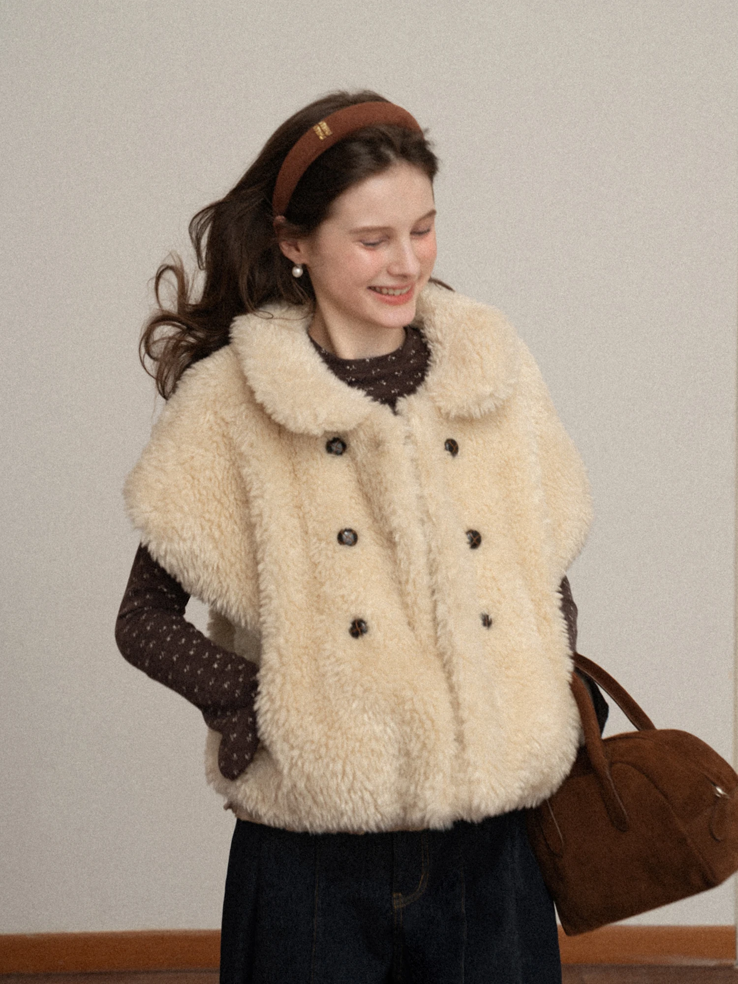 Кардиган-топ EGGKA персикового цвета с воротником из утолщенного меха ягненка, утепленная верхняя одежда для женщин, теплая зимняя кофта для девушек
Кардиган-топ EGGKA персикового цвета с воротником из утолщенного меха ягненка, утепленная верхняя одежда для женщин, теплая зимняя кофта для девушек