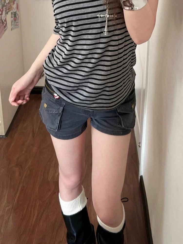 Low Waist A-Line Shorts Heavy Duty Multi-Pocket Workwear Denim Shorts Slimming Trendy Summer Commute Style Blue Denim Shorts
Low Waist A-Line Shorts Heavy Duty Multi-Pocket Workwear Denim Shorts Slimming Trendy Summer Commute Style Blue Denim Shorts