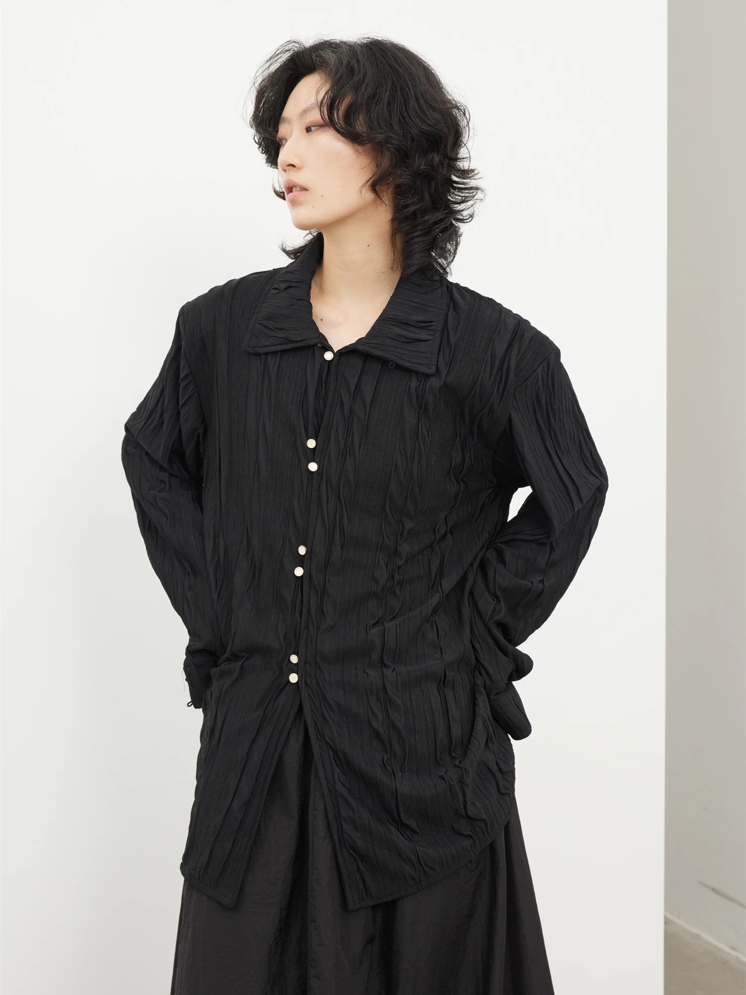 SUNYVONNE23SS Dark Retro Textured Stand Collar Shirt New Chinese Style Women's Premium Fashion Commute Wind Pure Color Long S...
SUNYVONNE23SS Dark Retro Textured Stand Collar Shirt New Chinese Style Women's Premium Fashion Commute Wind Pure Color Long S...