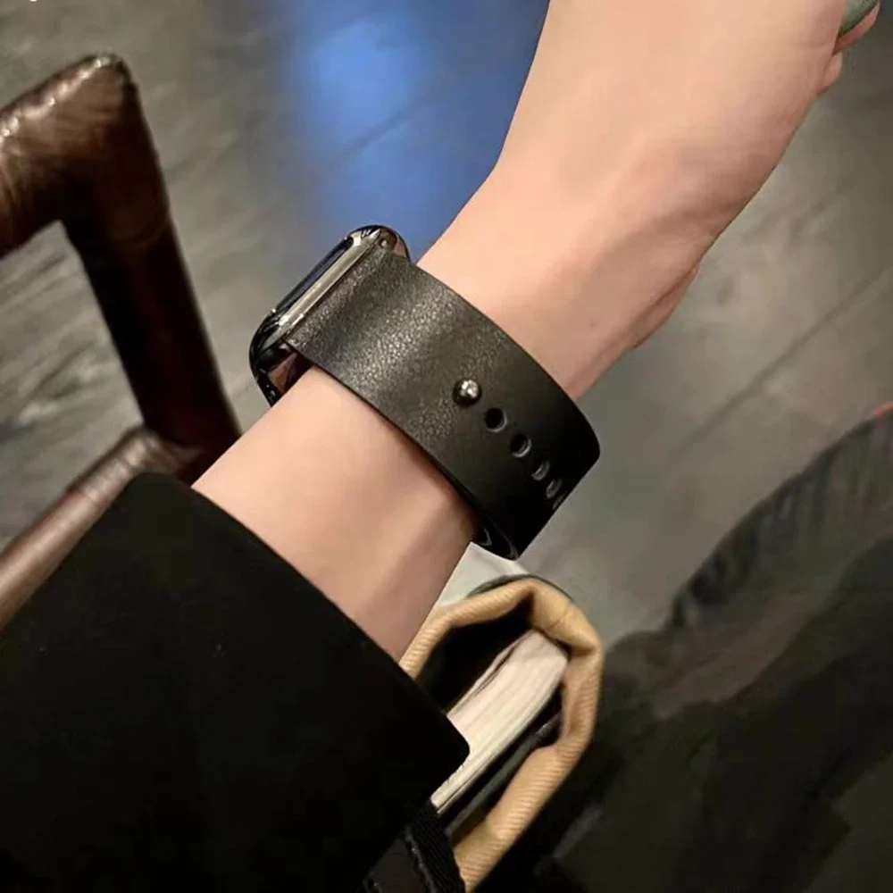 Fashion Magnetic Leather loop For Apple Watch band women Series Ultra 10/9/8/7/6/5/4/3/ 38mm 40mm 41mm 42mm 44mm 45mm 46mm Strap
Fashion Magnetic Leather loop For Apple Watch band women Series Ultra 10/9/8/7/6/5/4/3/ 38mm 40mm 41mm 42mm 44mm 45mm 46mm Strap