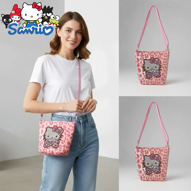 Sanrio Hello Kitty New Women's Diamond Shoulder Bag Pink Fashion Diamond Women's Shoulder Messenger Bag Cartoon Women's Bag
Sanrio Hello Kitty New Women's Diamond Shoulder Bag Pink Fashion Diamond Women's Shoulder Messenger Bag Cartoon Women's Bag